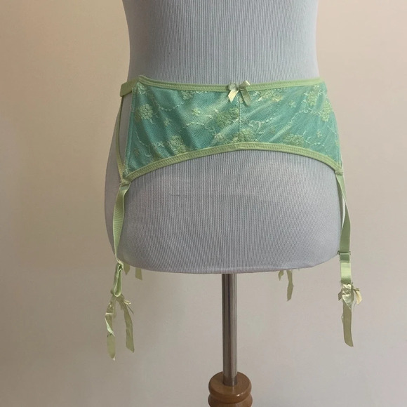WOMEN’S lingerie Garters light green lime color Sz L/XL - Picture 1 of 9
